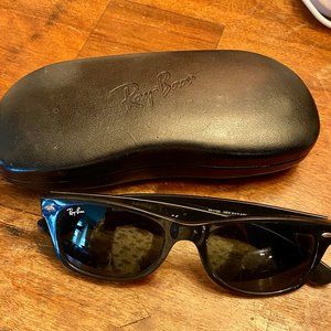 Unisex Classic Ray-Ban Wayfarer Sunglasses